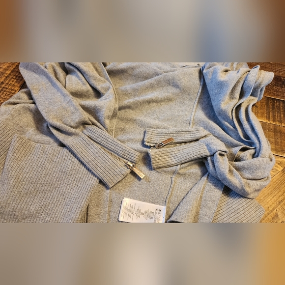 Michael Kors Gray Cardigan Sweater With Pockets + Zippers Size Medium - Picture 9 of 10